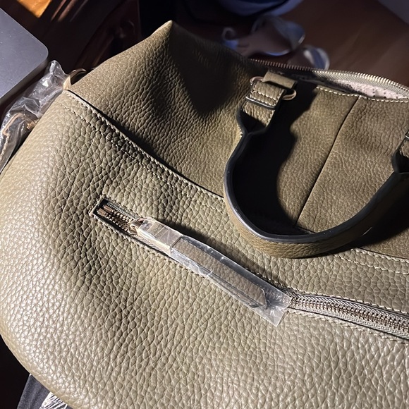 NWT-Mode Luxe-London mixed material, satchel color olive. - Picture 6 of 7